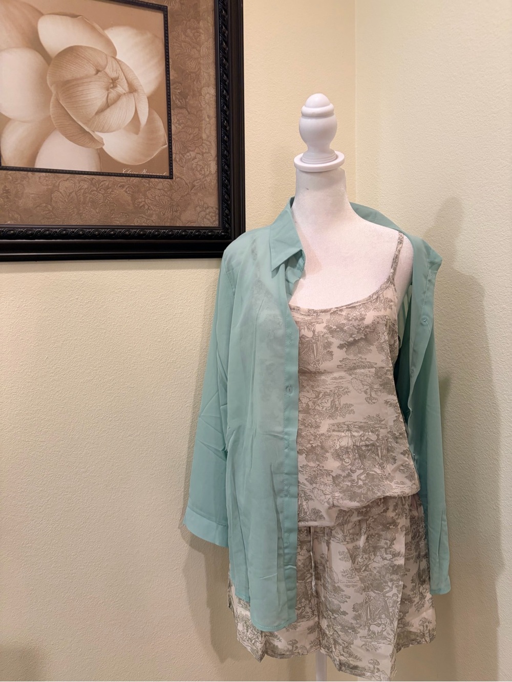 One size Green Three-Piece Lightweight Set Top, Long Sleeve Shirt & Shorts NWOT